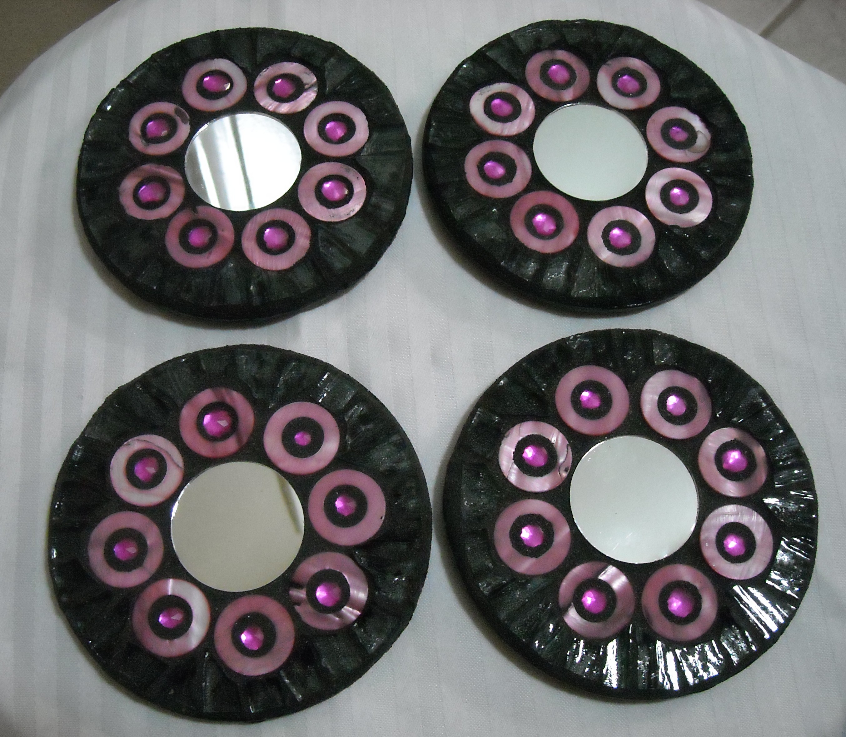 black-pink-mirrorred-coasters